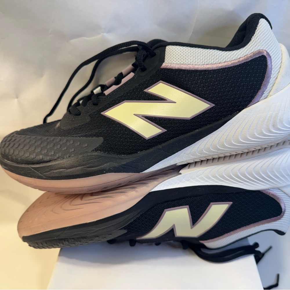 New Balance men’s Black and Cream Sneakers 996v6 New size 10